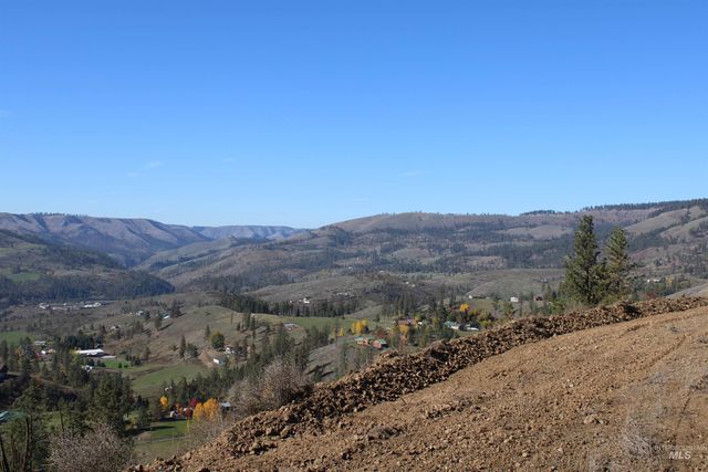 130 Meadow Lane, Kamiah, ID 83536