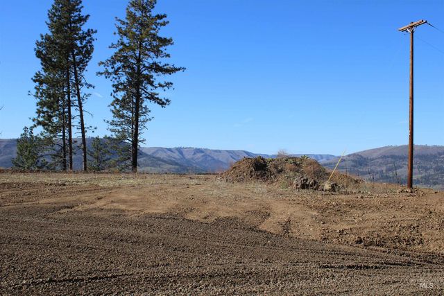130 Meadow Lane, Kamiah, ID 83536