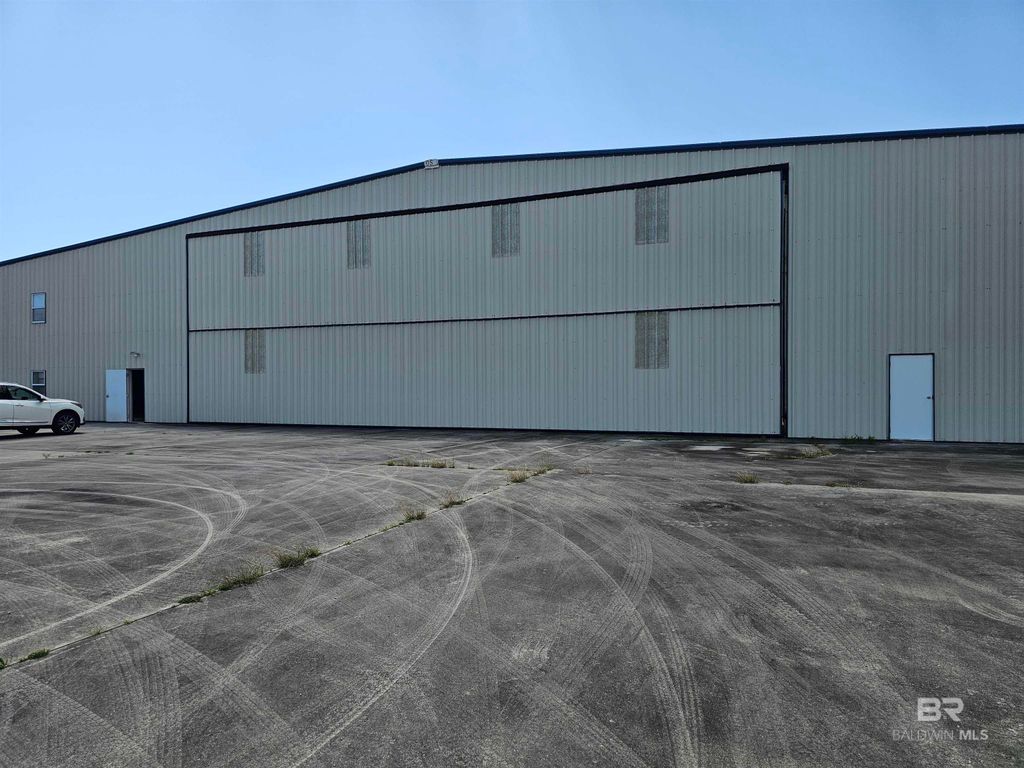 3095 Airport Road, Gulf Shores, AL 36542