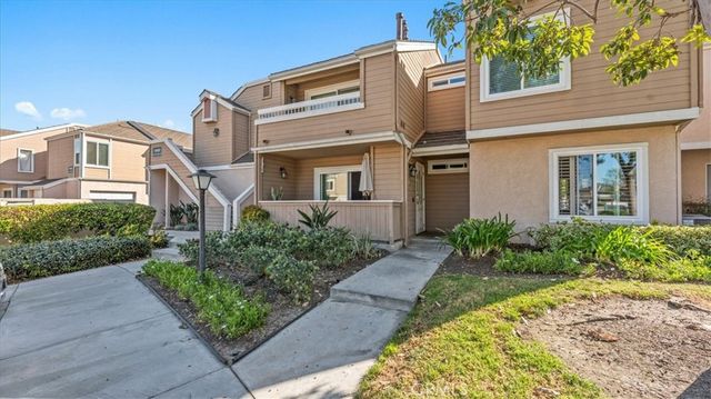 10450 E Briar Oaks B, Stanton, CA 90680
