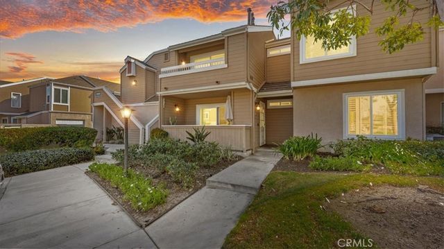 10450 E Briar Oaks B, Stanton, CA 90680