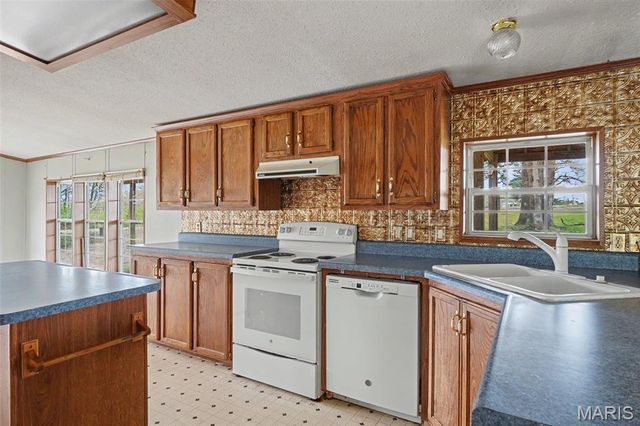 24249 Township Line Road, Warrenton, MO 63383