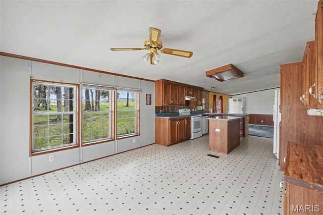 24249 Township Line Road, Warrenton, MO 63383