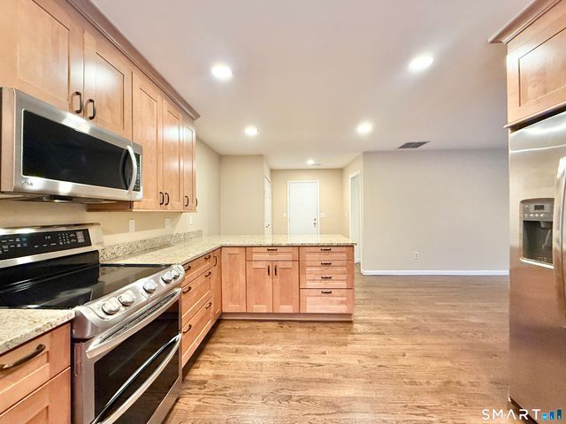 73 Bank Street, New Canaan, CT 06840