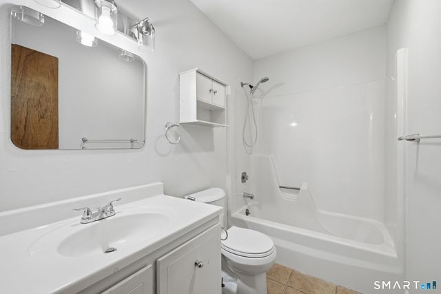 1106 Twin Circle Drive 1106, South Windsor, CT 06074