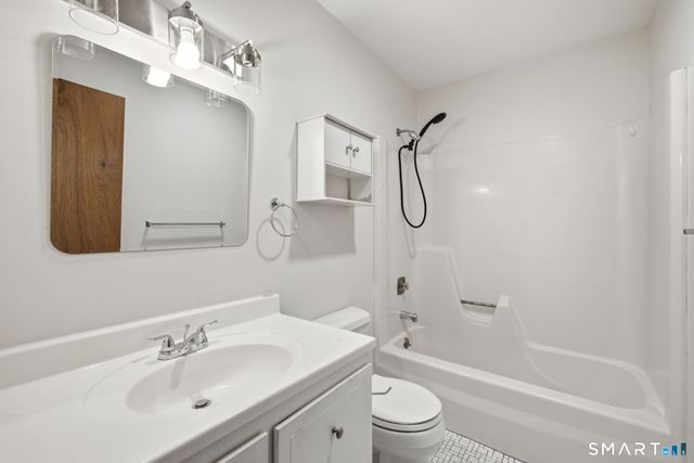 1106 Twin Circle Drive 1106, South Windsor, CT 06074