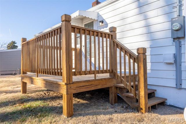 8570 North Avenue, St John, MO 63114