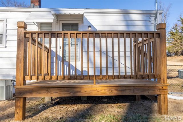 8570 North Avenue, St John, MO 63114