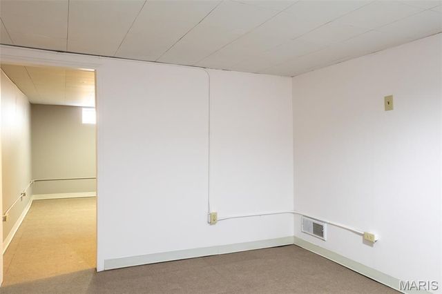 8570 North Avenue, St John, MO 63114