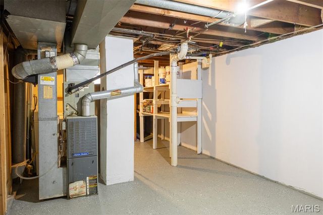 8570 North Avenue, St John, MO 63114