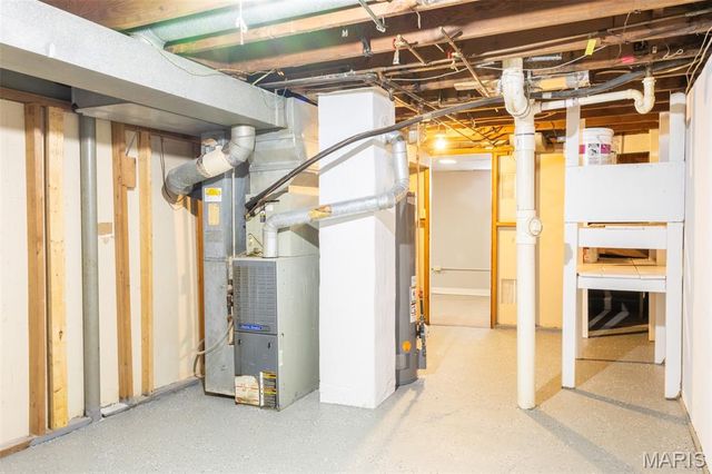 8570 North Avenue, St John, MO 63114