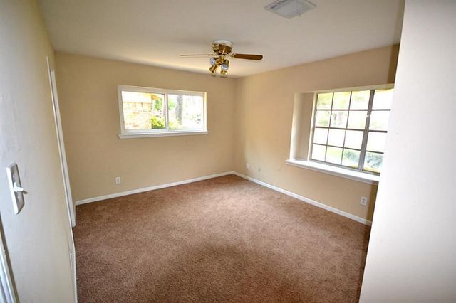 11211 Ash Creek Drive, Houston, TX 77043
