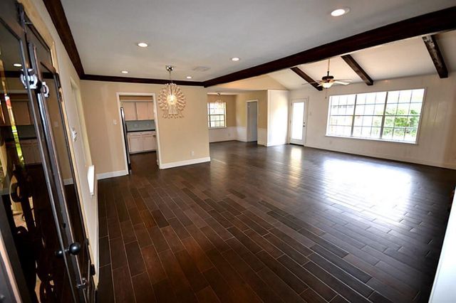 11211 Ash Creek Drive, Houston, TX 77043