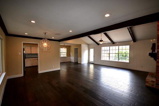 11211 Ash Creek Drive, Houston, TX 77043