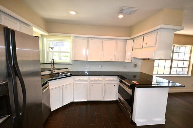 11211 Ash Creek Drive, Houston, TX 77043