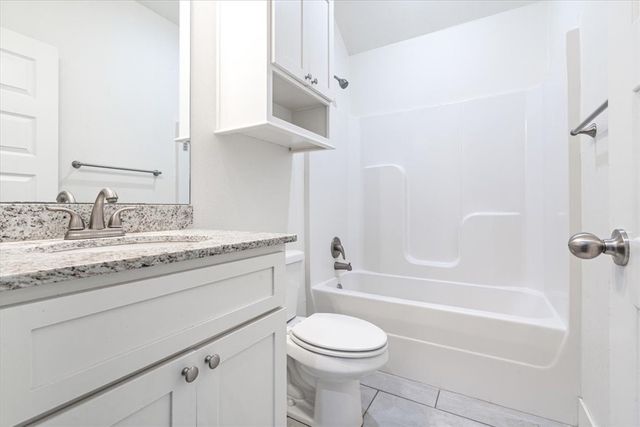 2400 N Kathryn Lane, Siloam Springs, AR 72761