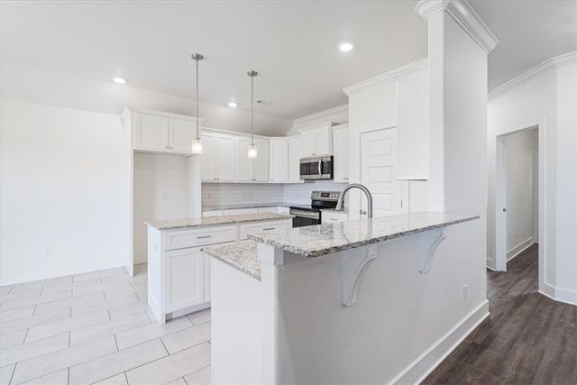 2400 N Kathryn Lane, Siloam Springs, AR 72761