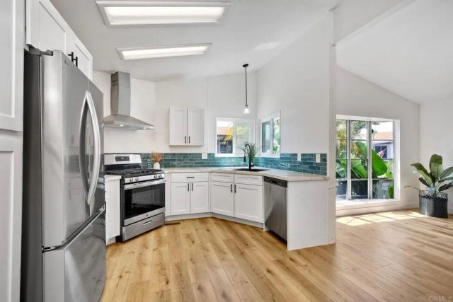 3466 Don Lorenzo Dr, Carlsbad, CA 92010