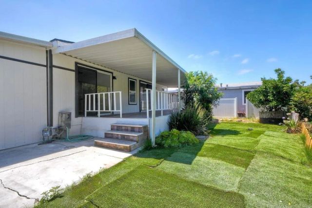 3466 Don Lorenzo Dr, Carlsbad, CA 92010