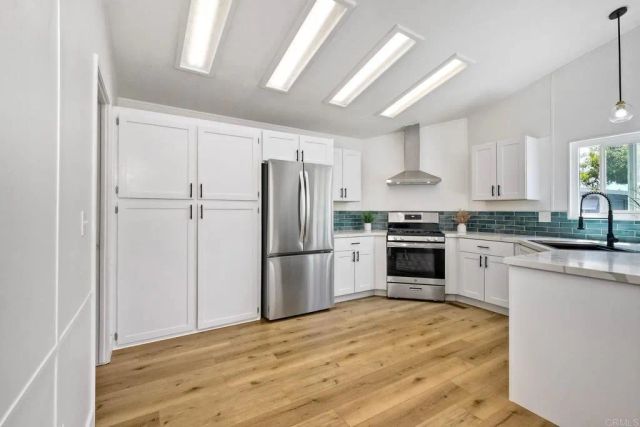 3466 Don Lorenzo Dr, Carlsbad, CA 92010