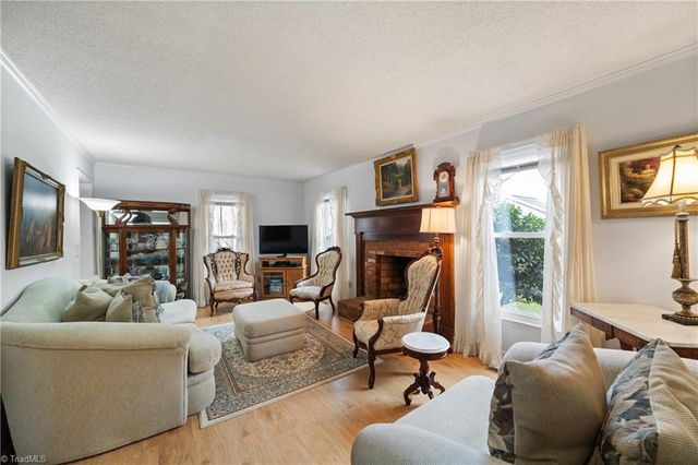 1337 Robin Hood Forest Drive, Pfafftown, NC 27040