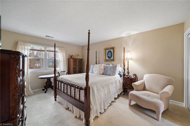 1337 Robin Hood Forest Drive, Pfafftown, NC 27040