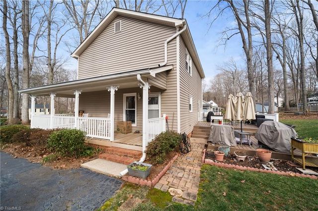 1337 Robin Hood Forest Drive, Pfafftown, NC 27040