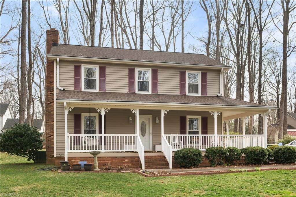 1337 Robin Hood Forest Drive, Pfafftown, NC 27040