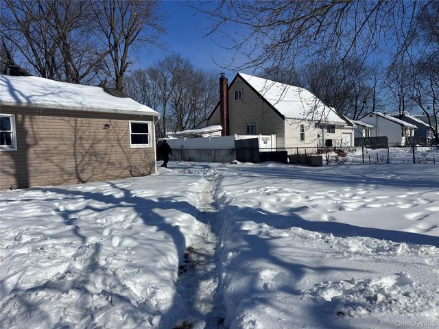 71 Macarthur Avenue, Brentwood, NY 11717