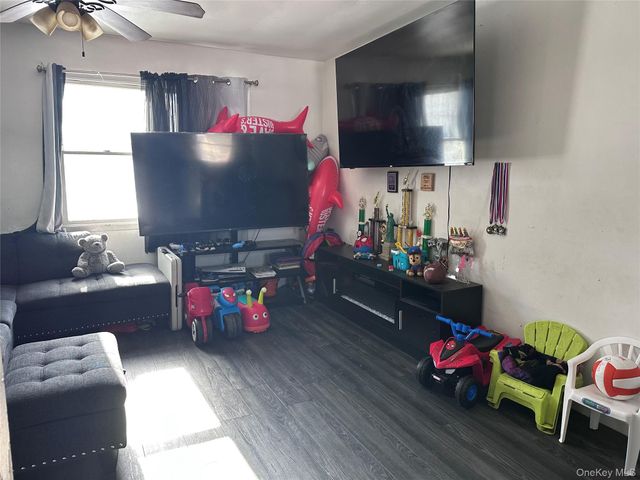 71 Macarthur Avenue, Brentwood, NY 11717