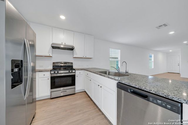 2826 Stigler, Converse, TX 78109