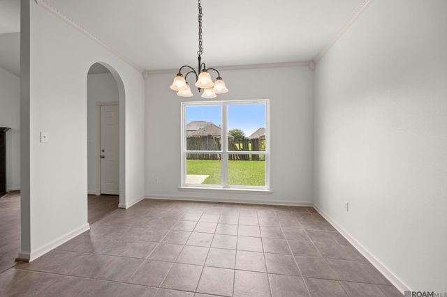 36001 Raleigh Dr, Denham Springs, LA 70706
