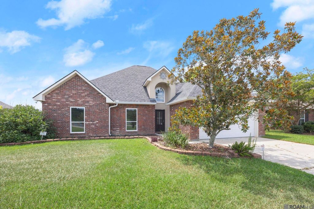 36001 Raleigh Dr, Denham Springs, LA 70706