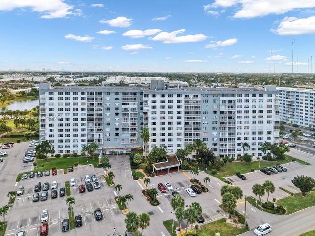 3800 Hillcrest Dr 401, Hollywood, FL 33021