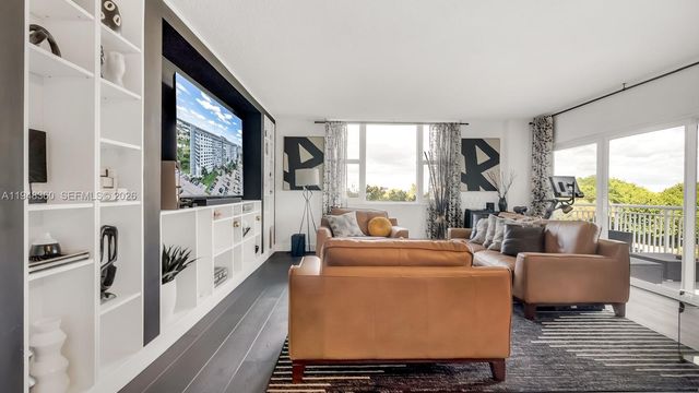 3800 Hillcrest Dr 401, Hollywood, FL 33021