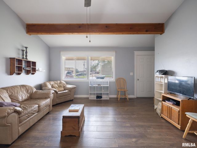 1201 EAGLE Avenue, Washington, IL 61571