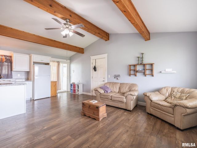 1201 EAGLE Avenue, Washington, IL 61571