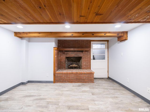 1201 EAGLE Avenue, Washington, IL 61571