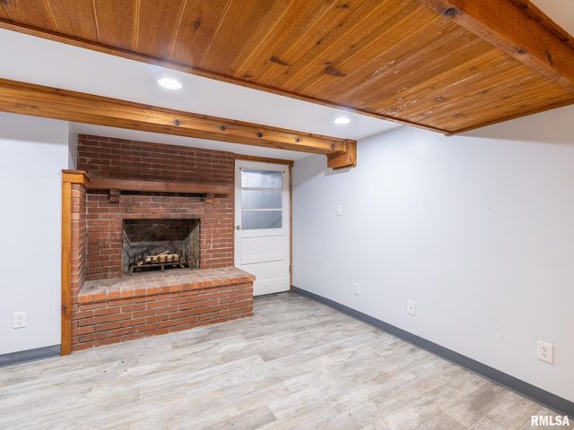 1201 EAGLE Avenue, Washington, IL 61571