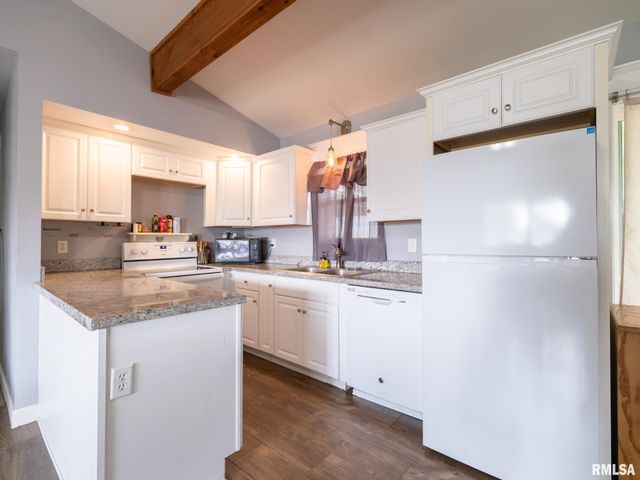1201 EAGLE Avenue, Washington, IL 61571