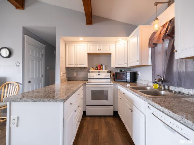 1201 EAGLE Avenue, Washington, IL 61571