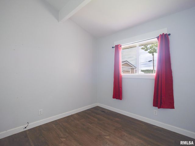 1201 EAGLE Avenue, Washington, IL 61571