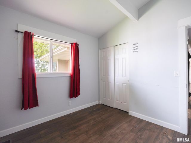 1201 EAGLE Avenue, Washington, IL 61571