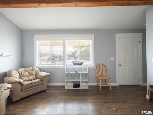 1201 EAGLE Avenue, Washington, IL 61571