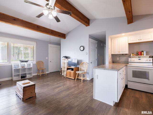 1201 EAGLE Avenue, Washington, IL 61571