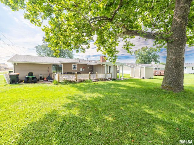 1201 EAGLE Avenue, Washington, IL 61571