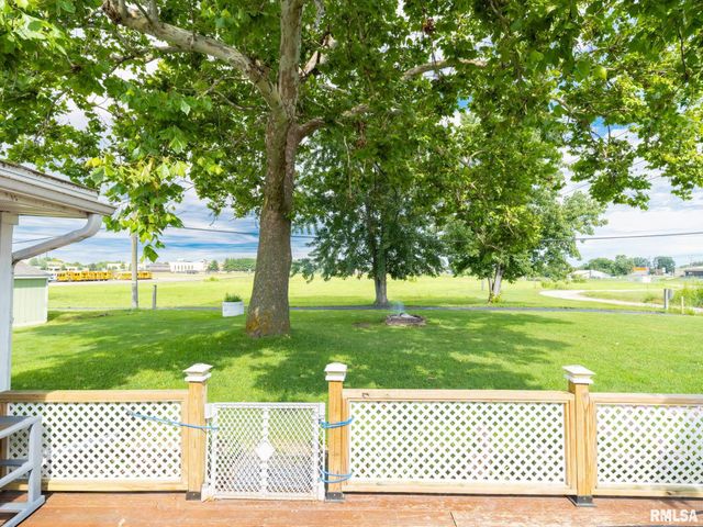 1201 EAGLE Avenue, Washington, IL 61571