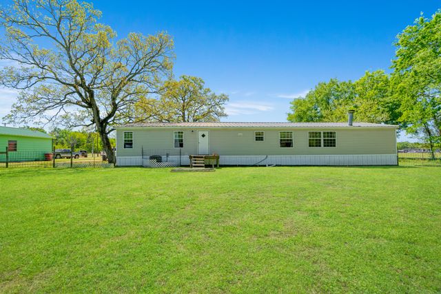 1530 W Front St Street 82, Blossom, TX 75416