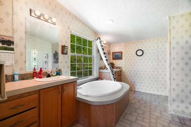 1530 W Front St Street 82, Blossom, TX 75416