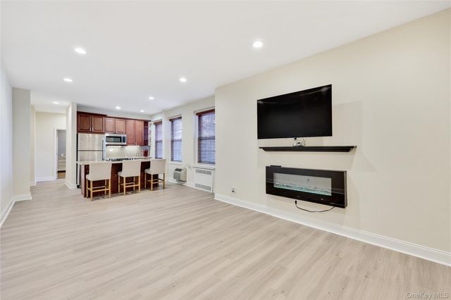 819 Broadway 1-G, Woodmere, NY 11598